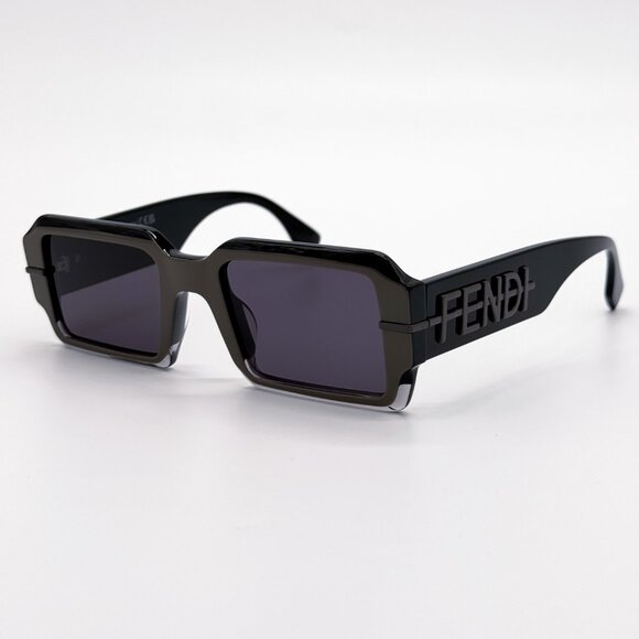 NEW FENDI FE40073U 05A SQUARE BLACK MEN SUNGLASSES FENDI - Picture 1 of 10